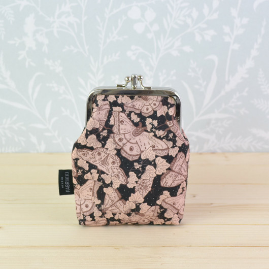 Yöperhonen -tuplakukkaro