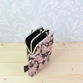 Yöperhonen -tuplakukkaro