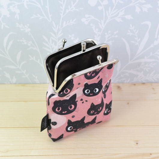 Musta kissa -tuplakukkaro