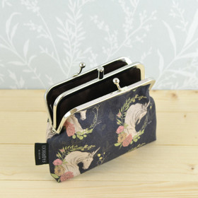 Yksisarvinen -tuplakukkaro