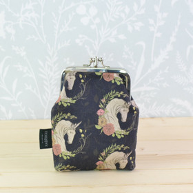 Yksisarvinen -tuplakukkaro