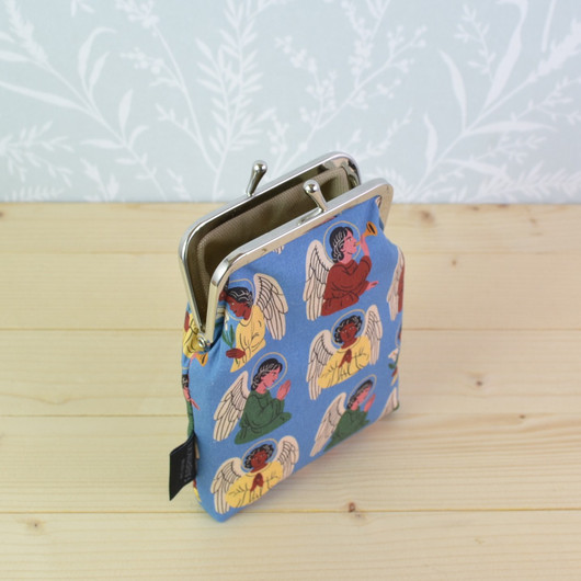 All Saints -pieni kukkaro