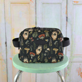 Ennustaja -toilettilaukku M