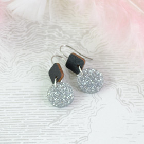 Glitteri -korvakorut