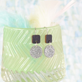 Glitteri -korvakorut