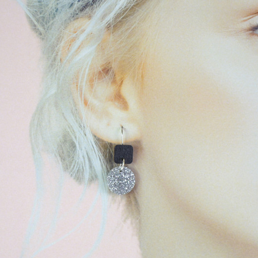 Glitteri -korvakorut