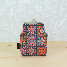 Isoäidinneliö -pieni kukkaro