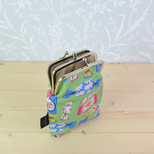 Karamelli -tuplakukkaro