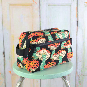 Kärpässieni -toilettilaukku L