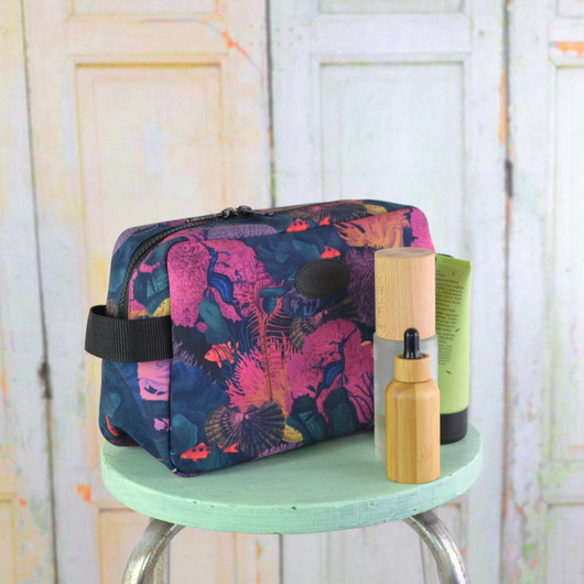 Koralliriutta -toilettilaukku L