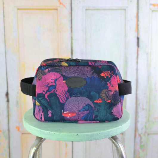 Koralliriutta -toilettilaukku M