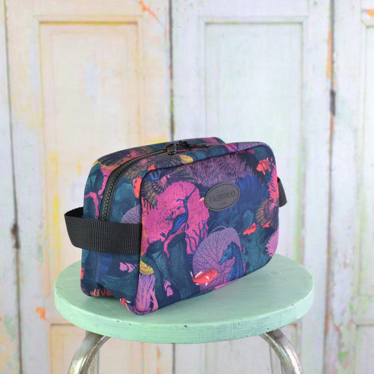 Koralliriutta -toilettilaukku M