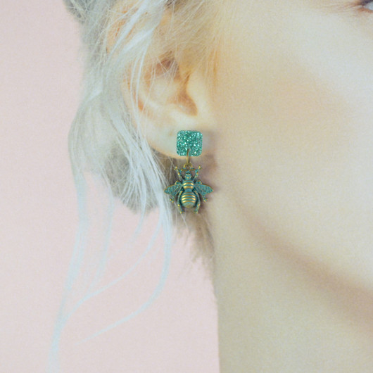 Fly -glitterikorakorut
