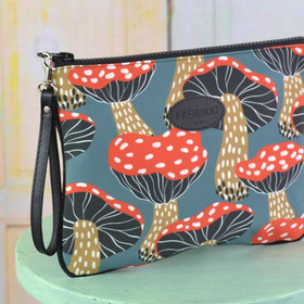 Kärpässieni -meikkipussi