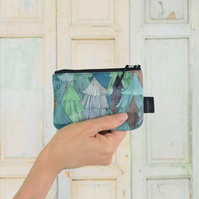 Kuusikko -vetoketjukukkaro