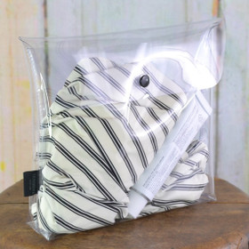 Läpinäkyvä meikkipussi lentokoneeseen, uimahalliin tai rannalle