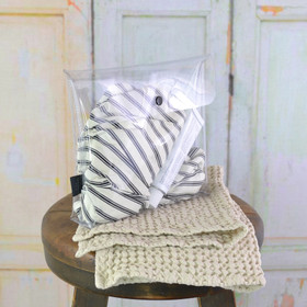 Läpinäkyvä meikkipussi lentokoneeseen, uimahalliin tai rannalle