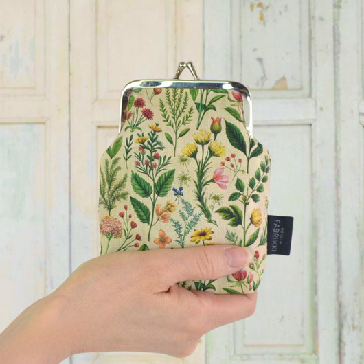 Luostarin puutarha -pieni kukkaro