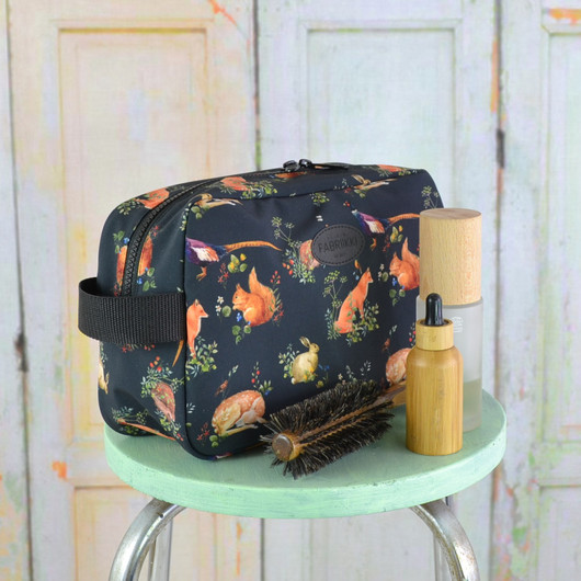 Metsän asukit -toilettilaukku L