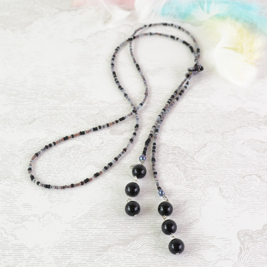 Kaulakoru siemenhelmistä