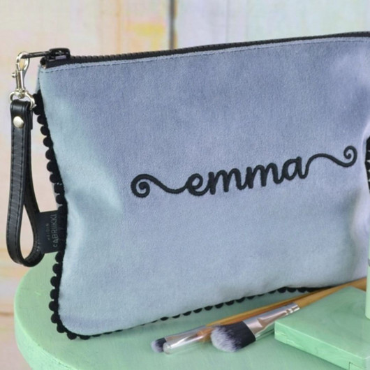 Meikkipussi omalla nimellä -sametti