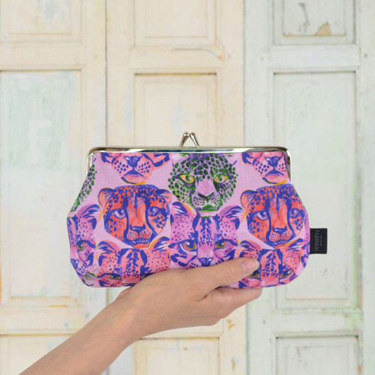 Pantteri -pussukka/penaali