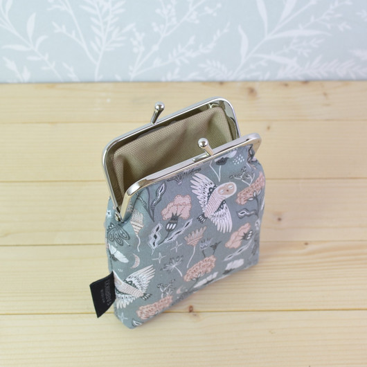 Huhuu -pieni kukkaro