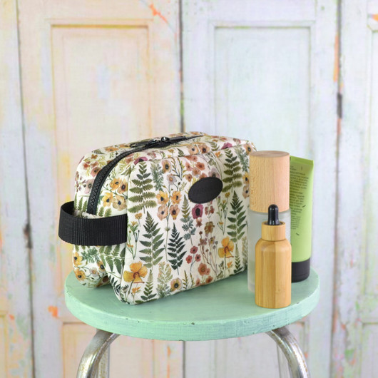 Puutarha -toilettilaukku M