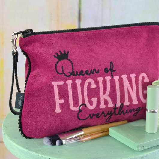 Queen of Fucking Everything -meikkipussi.