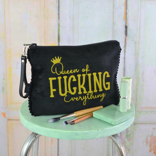 Queen of Fucking Everything -meikkipussi.