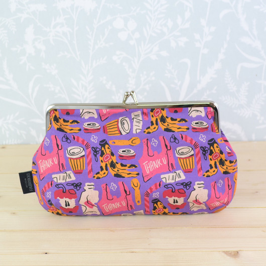 Roskat roskikseen kiitos -pussukka/penaali