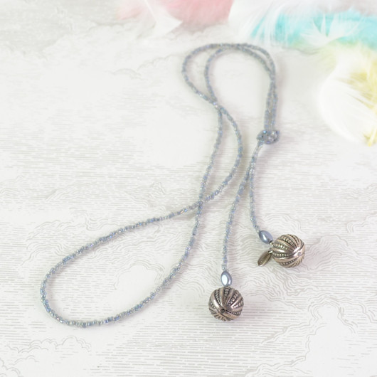 Kaulakoru siemenhelmistä