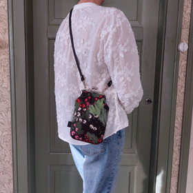 Viinimarjat -kännykkälaukku Mini