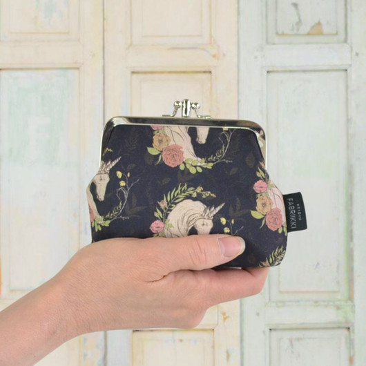 Yksisarvinen -tuplakukkaro