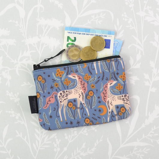 Yksisarvinen -vetoketjukukkaro