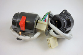 Katkaisijat metallirungolla