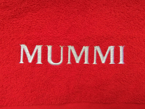 Käsipyyhe punainen, omalla tekstillä