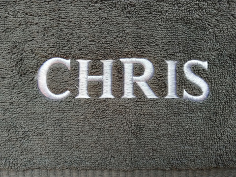 Käsipyyhe harmaa, omalla tekstillä