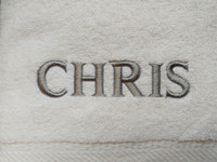 Kylpypyyhe valkoinen, omalla tekstillä