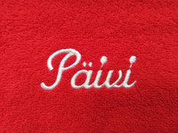 Kylpypyyhe punainen, omalla tekstillä