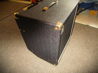 Myydään asiakkaan lukuun: Bassocombo Ampeg  BA-115 (käyt)