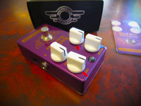 Myydään asiakkaan lukuun: Säröpedaali Mad Professor Royal Blue Overdrive (käyt)