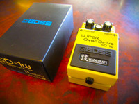 Myydään asiakkaan lukuun:  Säröpedaali Boss Super Over Drive SD-1W (käyt)  