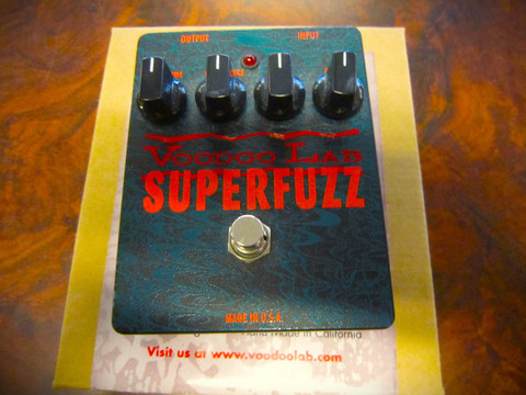 Myydään asiakkaan lukuun: Fuzz pedaali Voodoo Lab superfuzz (käyt) 