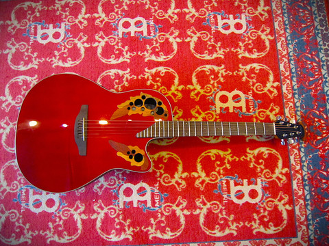 Elektro-akustinen kitara Ovation Celebrity Elite CE44-RR-G Ruby Red, Mid-cut (käyt)