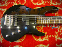 Myydään asiakkaan lukuun: Bassokitara 5-kielinen ESP Ltd B-55(käyt) + kotelo Gewa(käyt)