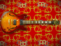 Myydään asiakkaan lukuun: Sähkökitara Samick SAB 650 (käyt) + gigbag (käyt)  