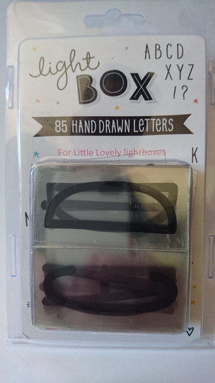 Lightboxin lisäkirjainsetti: 85 käsin kirjoitettua kirjainta