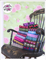 Seitsemän neuleohjeen setti