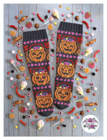 Karkkikierros, neuleohje kirjoneulesukkiin